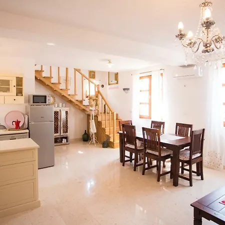 Holiday home Pasika